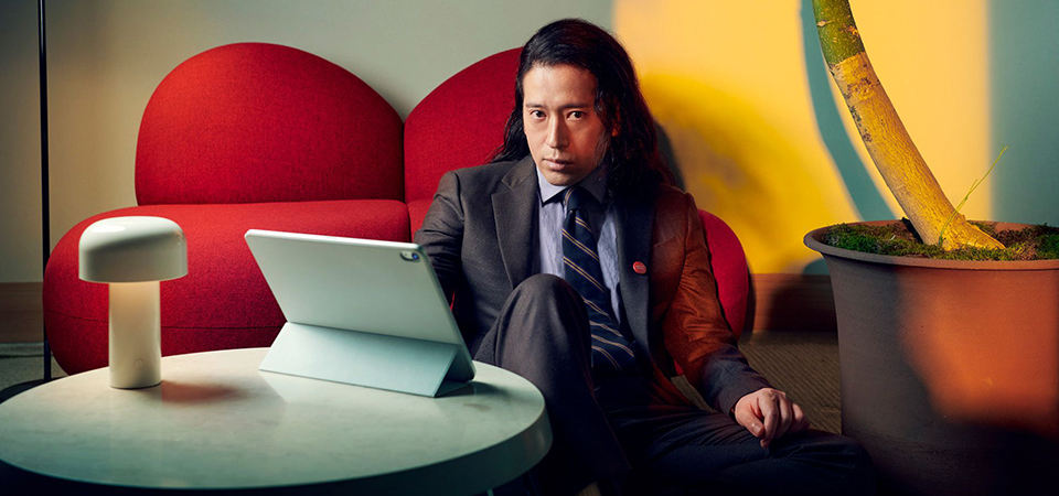 令和の作家・又吉直樹がスーツと文学作家の共通点を探る ～See you in GQ～