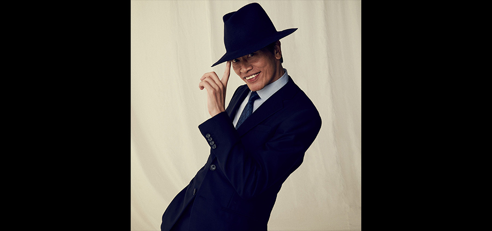 遠藤憲一氏がジョルジオ アルマーニの「メイド トゥ メジャー」でオーダーした帽子に合うスーツが完成 ～See you in GQ～