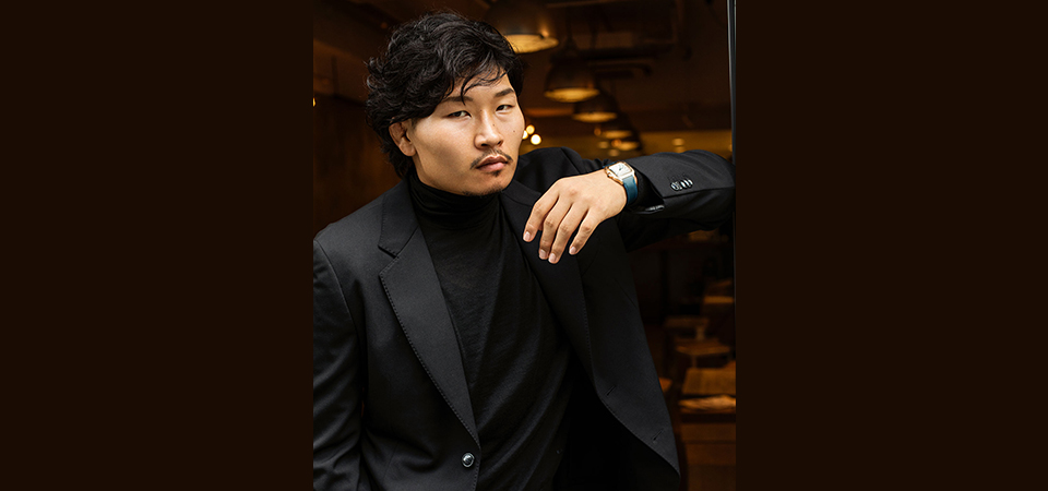 ジョルジオ アルマーニの「メイド トゥ メジャー」のスーツに身を包んだラガーマン稲垣啓太が登場 ～See you in GQ～