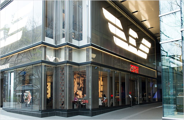 エンポリオ アルマーニ カフェ青山